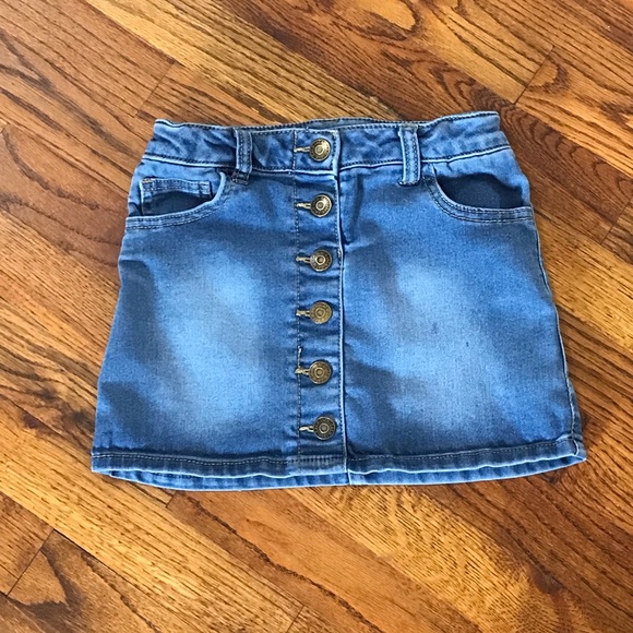 Cat & Jack Blue Jean Denim Skirt
4 / 5 XS Extra Small 
2 Snap Snaps Embellish - Picture 3 of 13